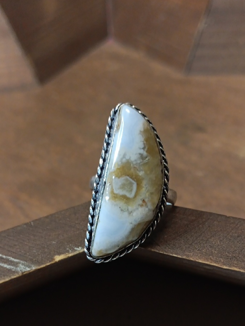 ⚡️3 for $24⚡️ Natural Cream and Tan Agate Statement Ring